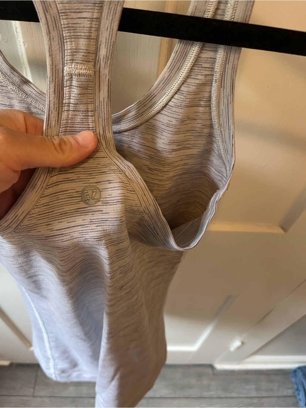 Lululemon Gray /White Compression Tank Top Razor Back Size 4 - Picture 2 of 5